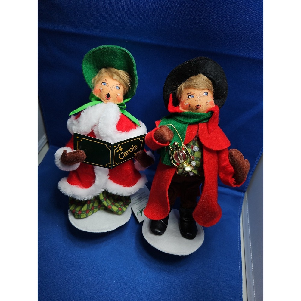2 Annalee Christmas Carolers Man Woman Caroling Set 10" New 2016 - Picture 2 of 7